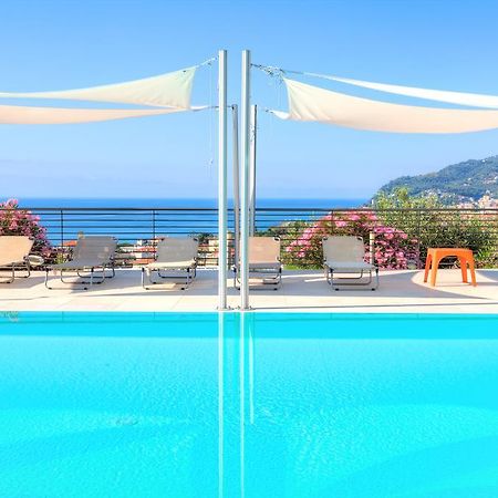 Appartamenti Villa Il Poggiolo 迪亚诺马里纳 外观 照片