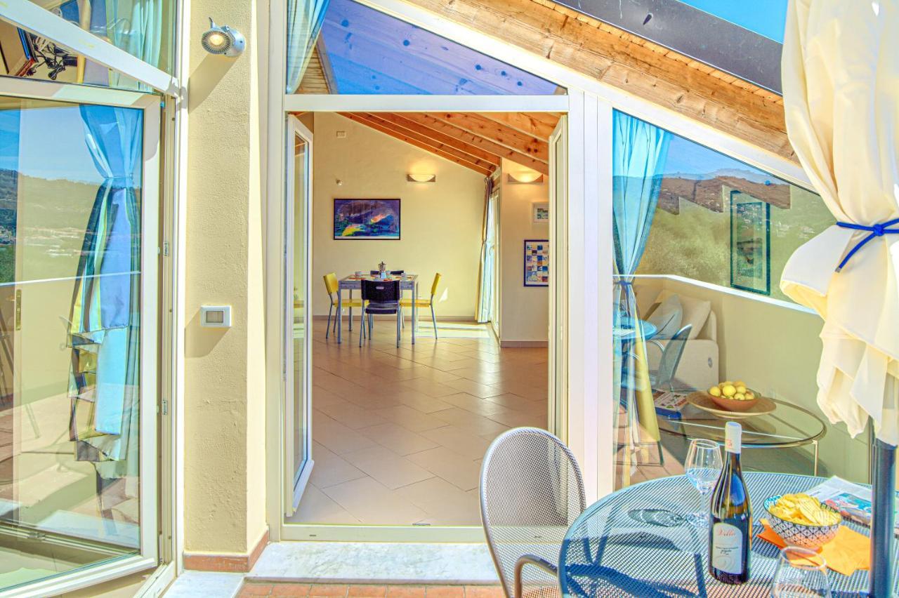 Appartamenti Villa Il Poggiolo 迪亚诺马里纳 外观 照片