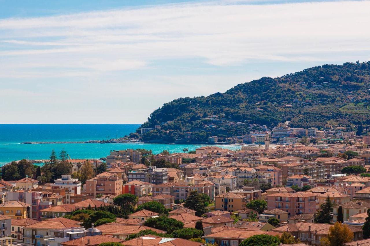 Appartamenti Villa Il Poggiolo 迪亚诺马里纳 外观 照片