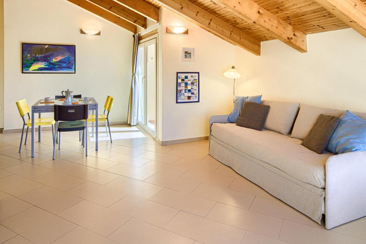Appartamenti Villa Il Poggiolo 迪亚诺马里纳 外观 照片