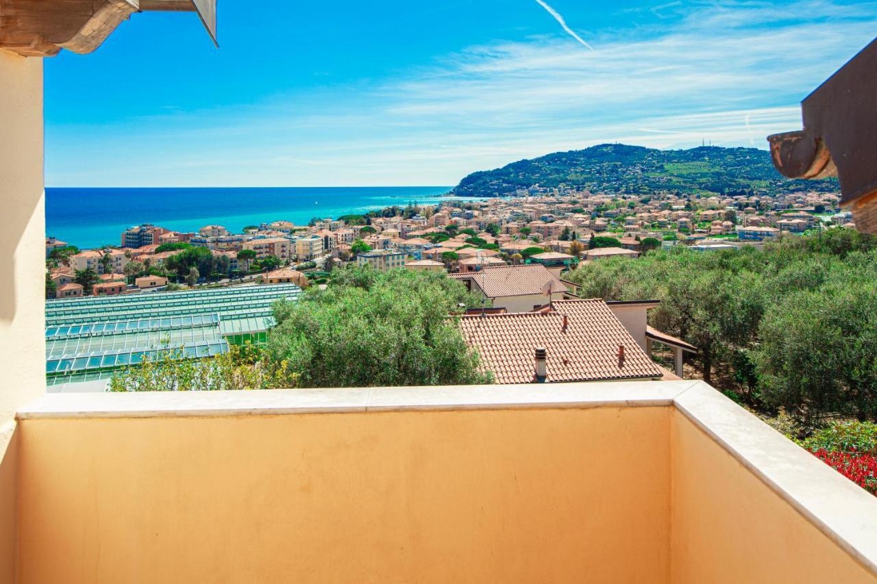 Appartamenti Villa Il Poggiolo 迪亚诺马里纳 外观 照片