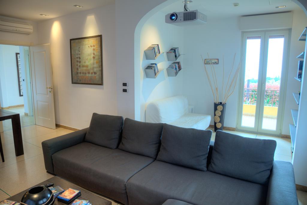 Appartamenti Villa Il Poggiolo 迪亚诺马里纳 外观 照片