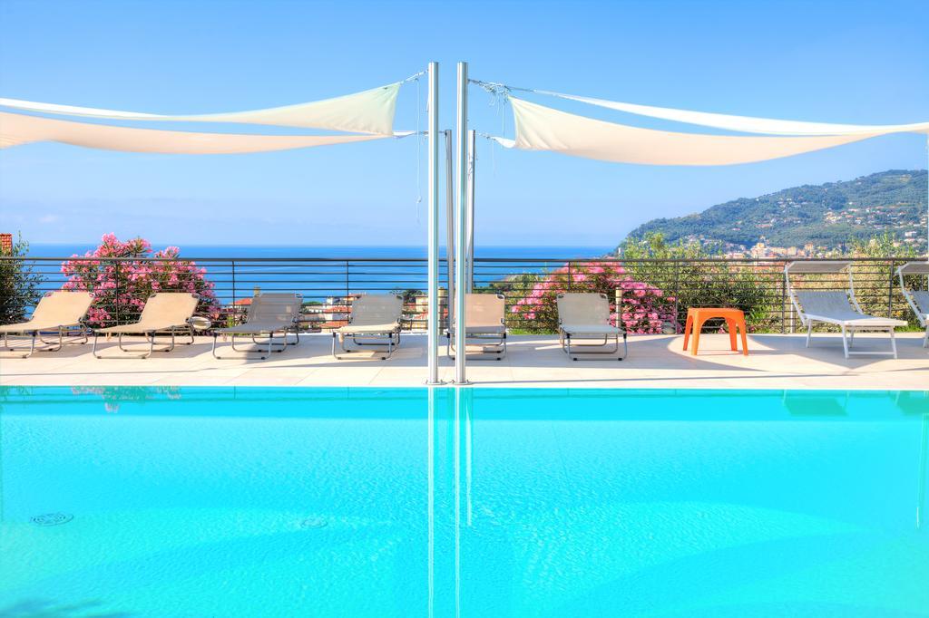 Appartamenti Villa Il Poggiolo 迪亚诺马里纳 外观 照片