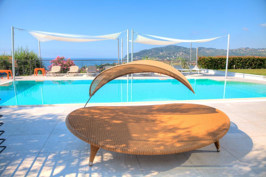 Appartamenti Villa Il Poggiolo 迪亚诺马里纳 外观 照片