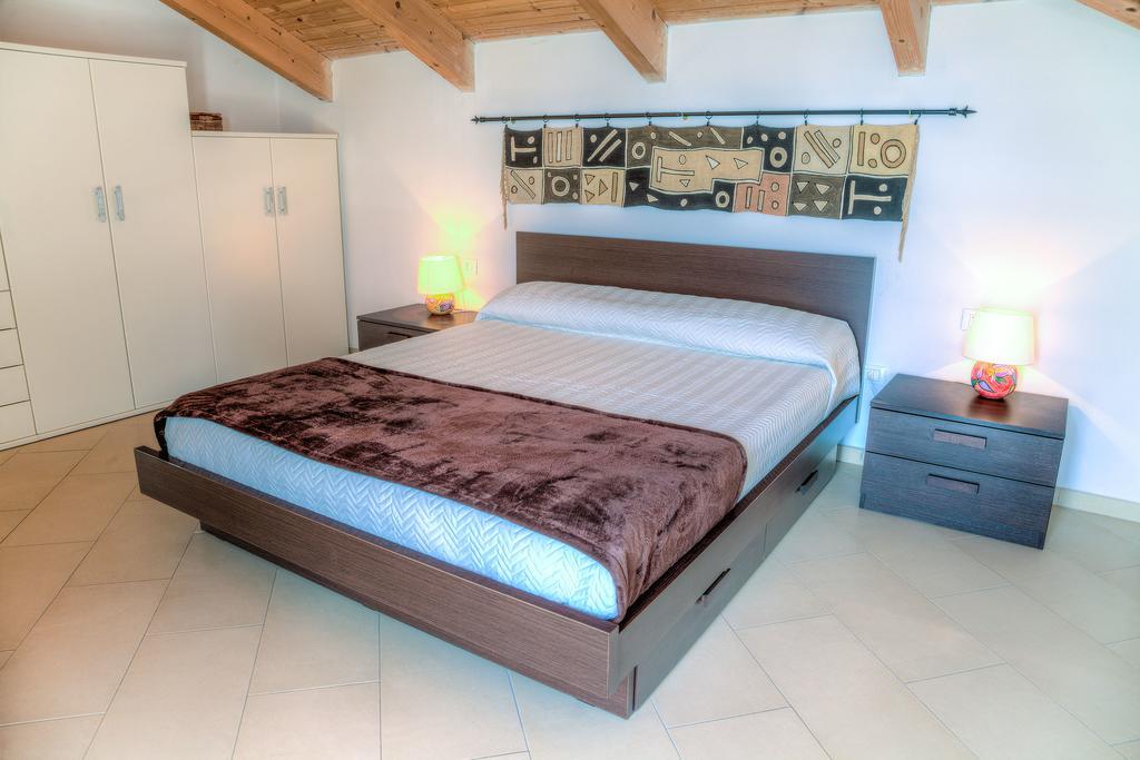 Appartamenti Villa Il Poggiolo 迪亚诺马里纳 外观 照片
