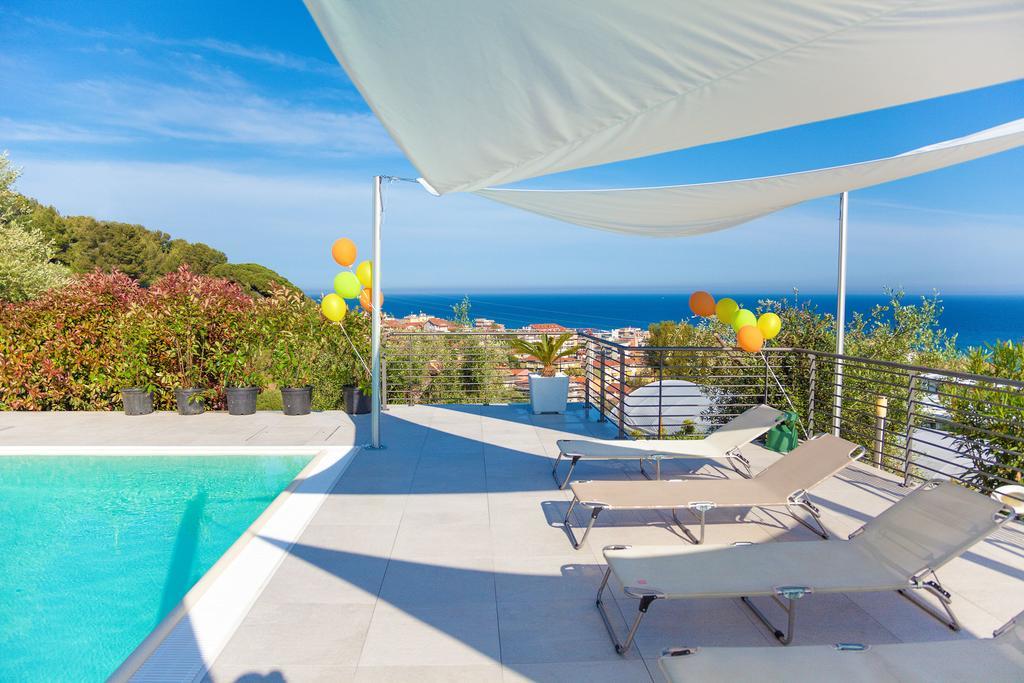 Appartamenti Villa Il Poggiolo 迪亚诺马里纳 外观 照片